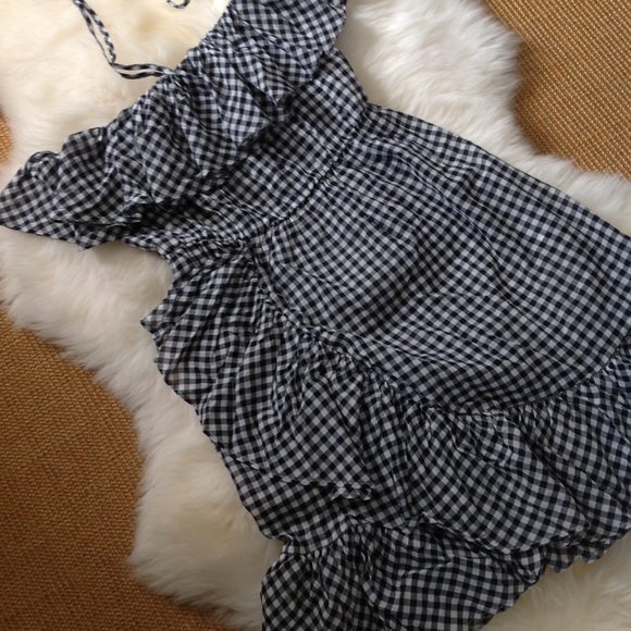 GINGHAM RUFFLE DRESS 🌸 - Picture 4 of 8